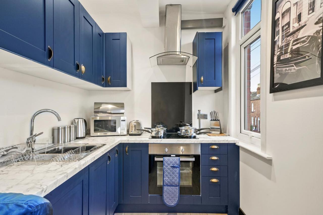 Stylish Yorkshire Gem - Sleeps 4 - Great Location Apartment Castleford Exterior photo