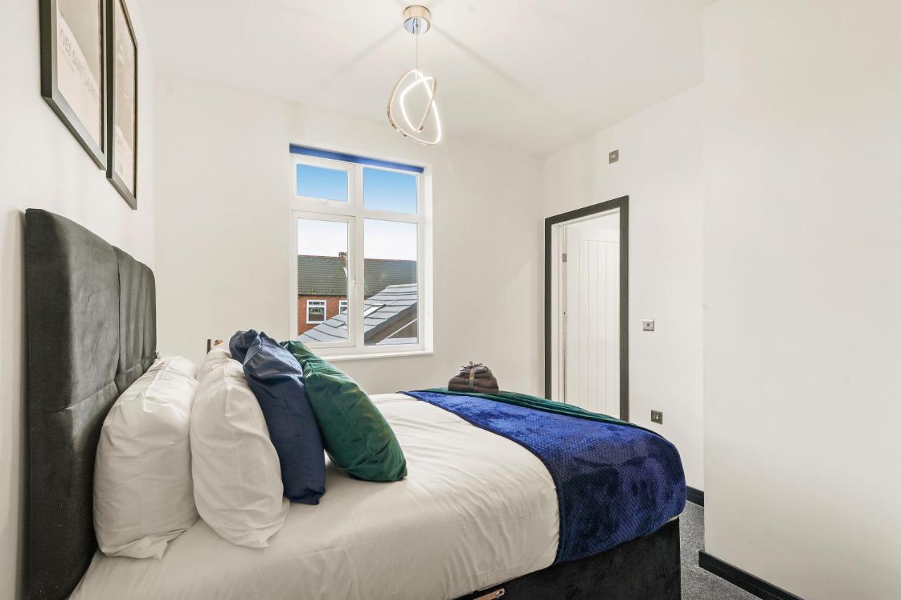 Stylish Yorkshire Gem - Sleeps 4 - Great Location Apartment Castleford Exterior photo