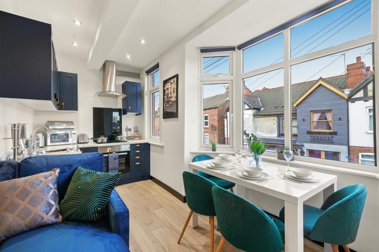 Stylish Yorkshire Gem - Sleeps 4 - Great Location Apartment Castleford Exterior photo