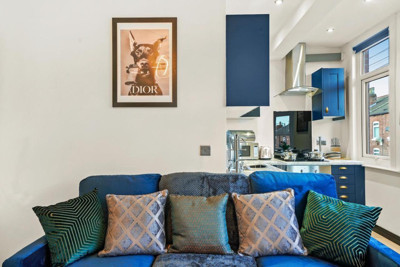 Stylish Yorkshire Gem - Sleeps 4 - Great Location Apartment Castleford Exterior photo